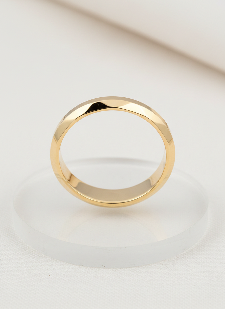 Aura Beveled Gold Ring