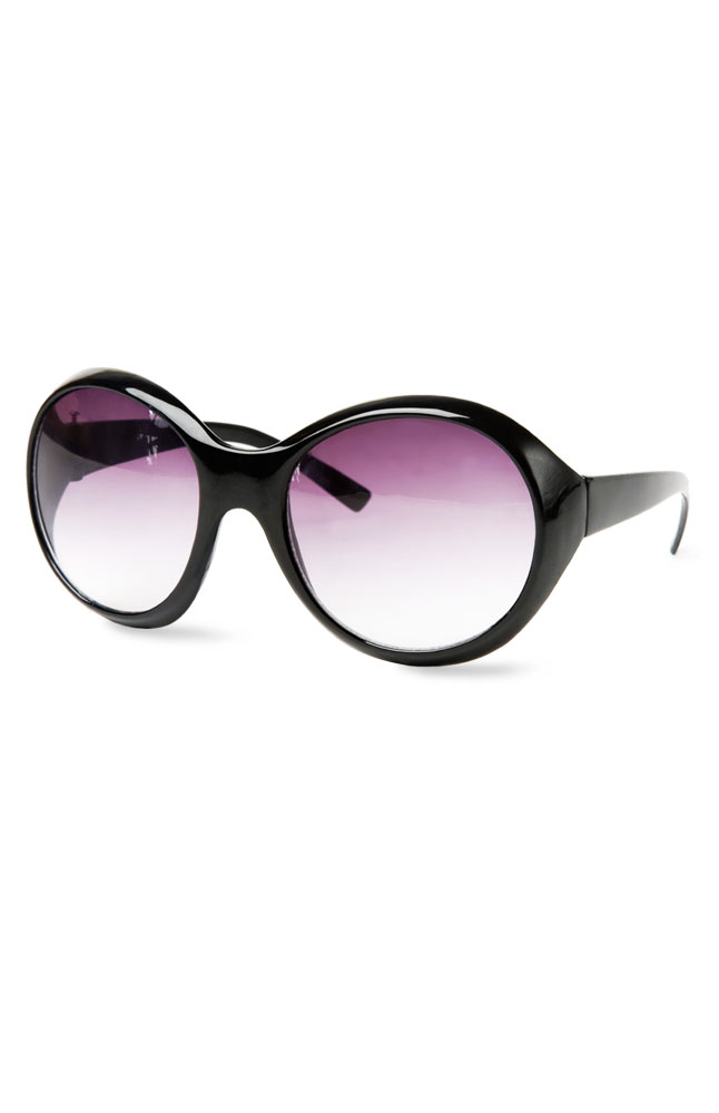 Gusso Black-Rimmed Round Sunglasses
